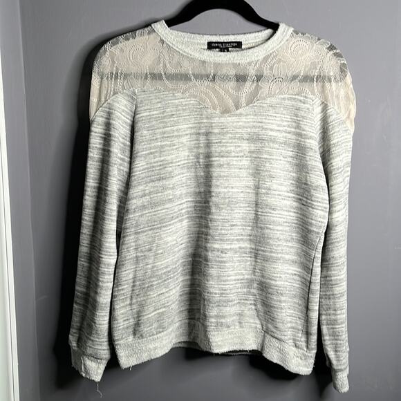 Green Envelope Gray and Lace Top Size Medium - Picture 1 of 7